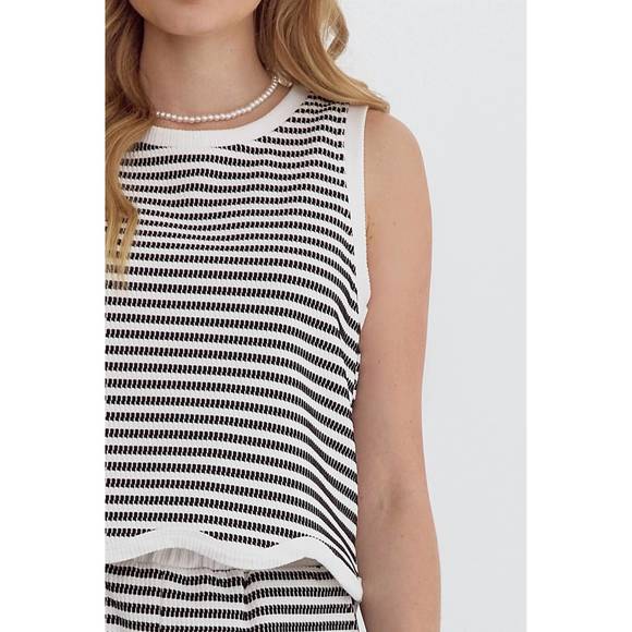 NEW ENTRO striped top and short set in black/white - Picture 4 of 5